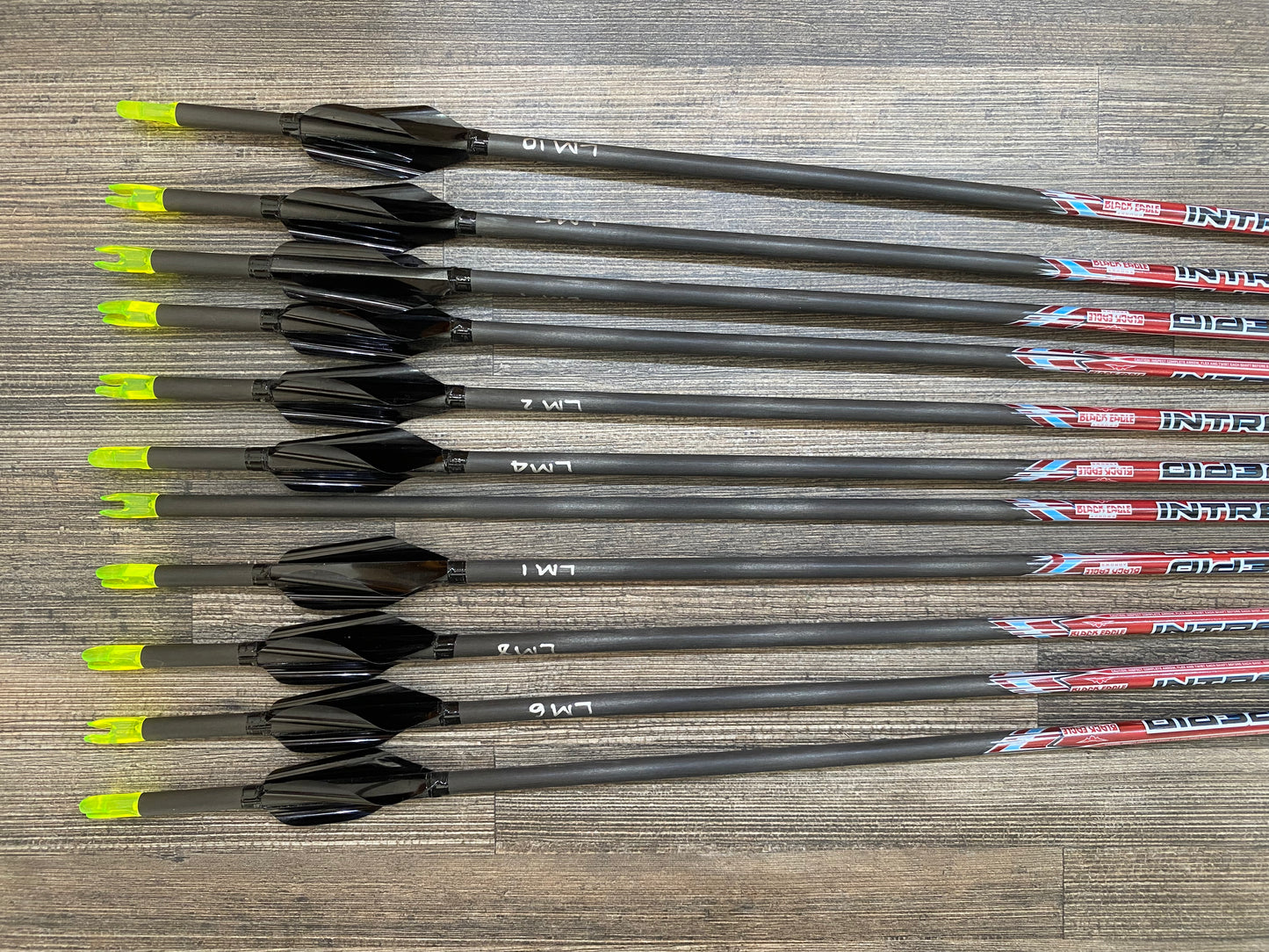 (Used) Shocq Barebow Archery Kit RH 68" 22# with accessories